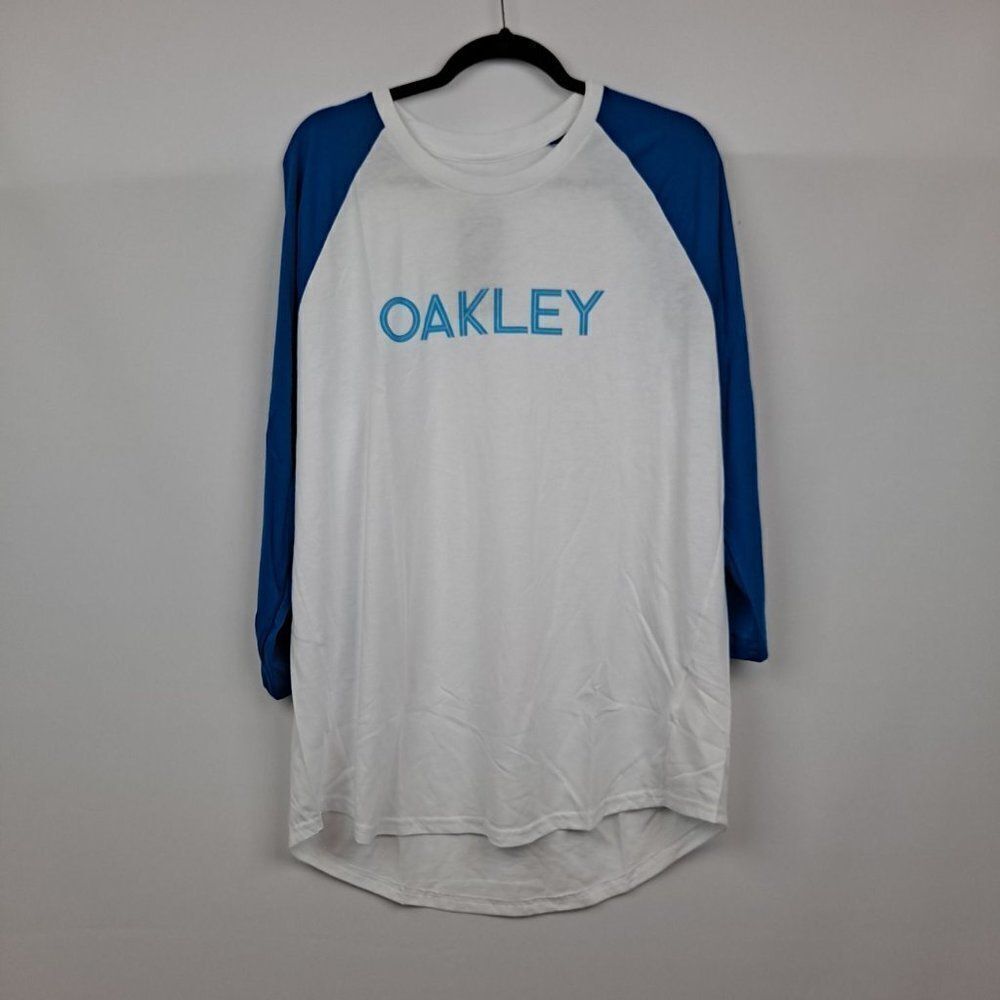 Oakley Raglan sleeve T. NWT
